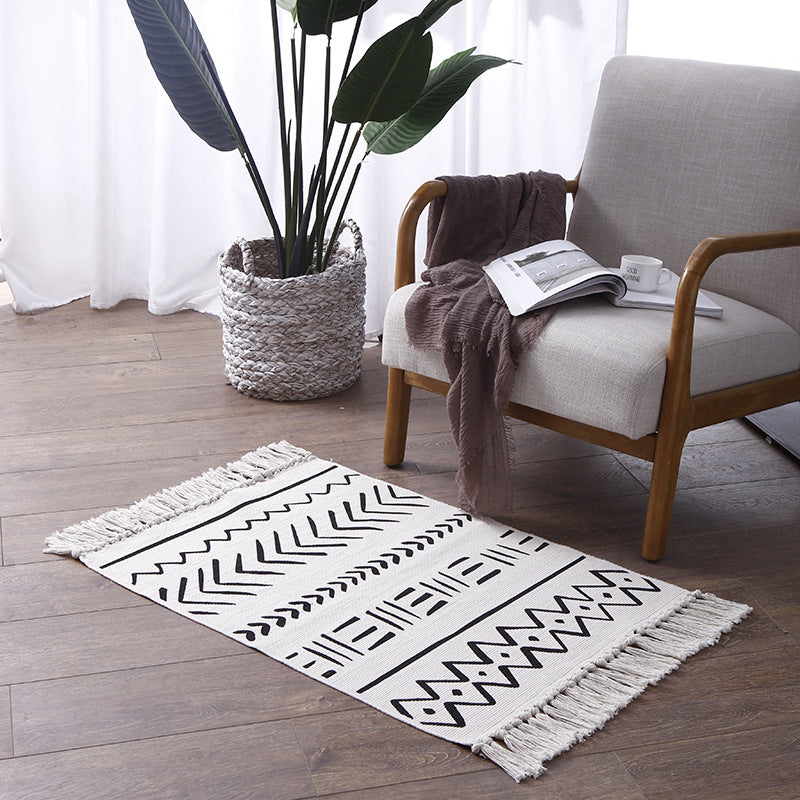 Flat-woven cotton runner with Boho-Ethno motif and decorative fringes Bowlift