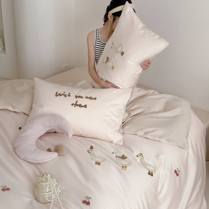 Cartoon bedding made from long-staple cotton