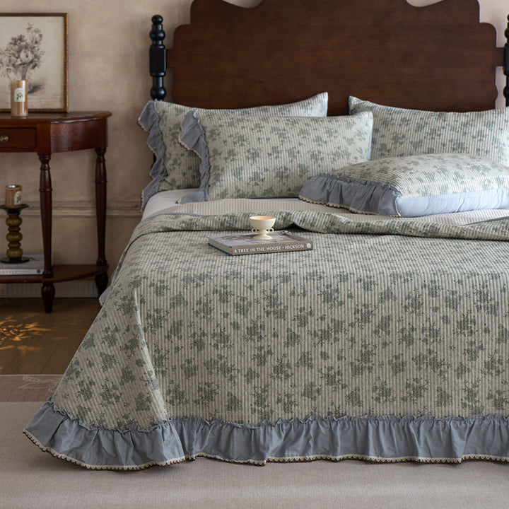 Cotton bedspread, French style, floral pattern