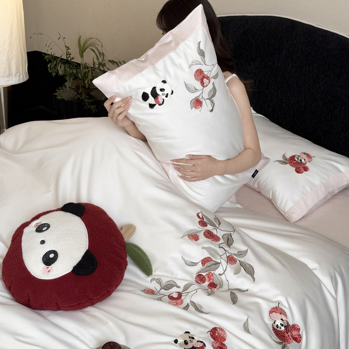Bedding set made of long-staple cotton with embroidery