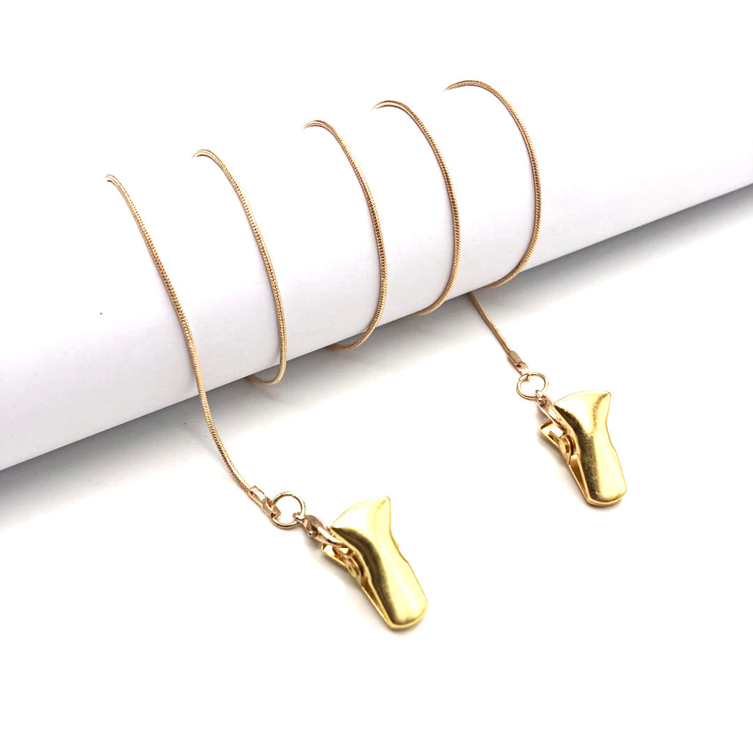 Elegant Gold Chain Eyewear Holder Bowlift