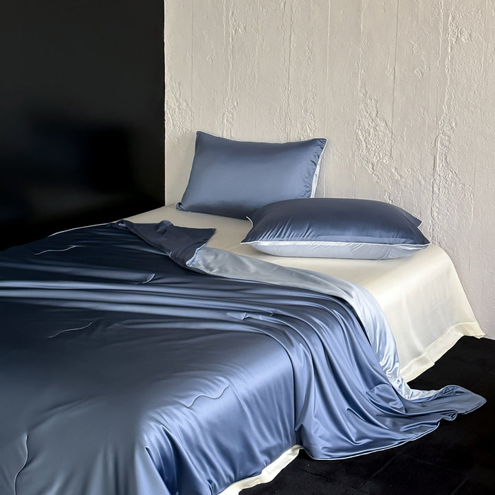 Silk summer duvet with mulberry silk filling
