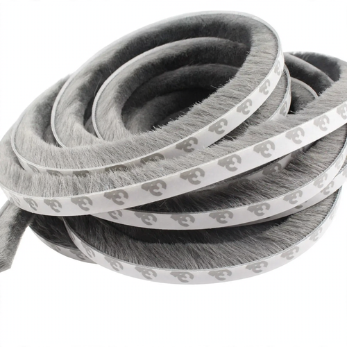 Brush seal for doors, 1 meter