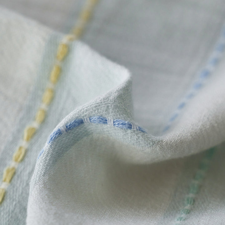 Cotton bedding set with stripe pattern