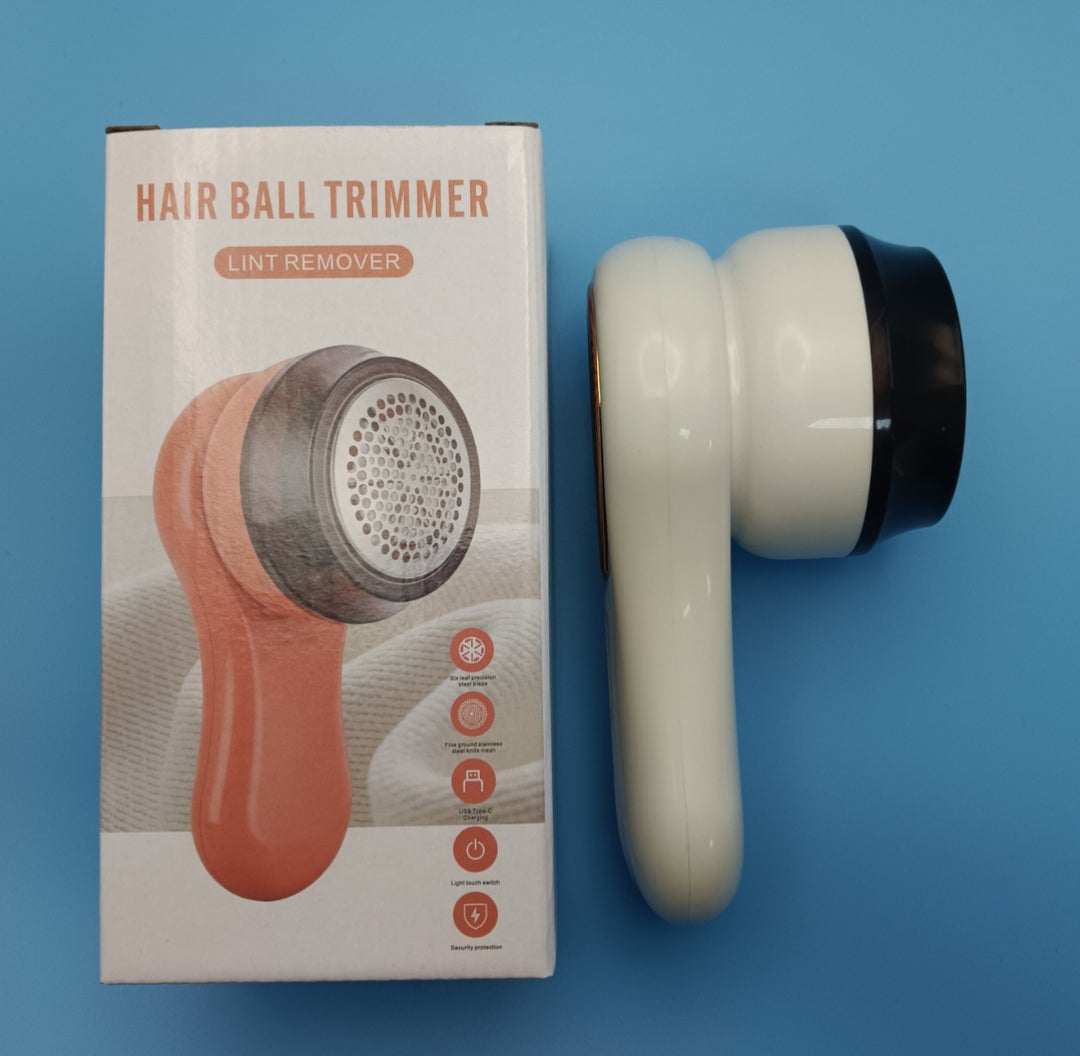 Portable lint remover with battery