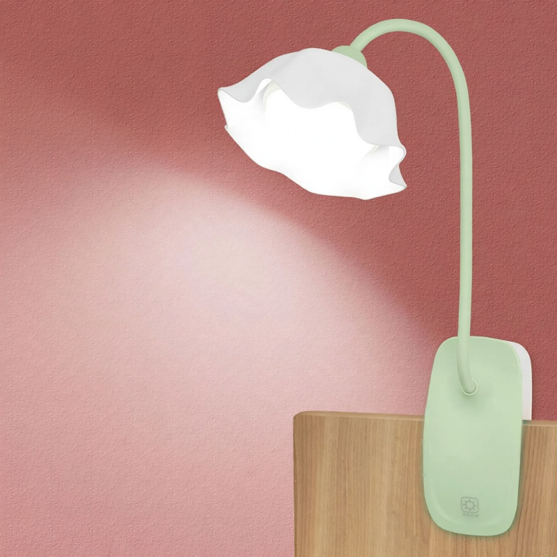 LED clamp lamp for desk and bed