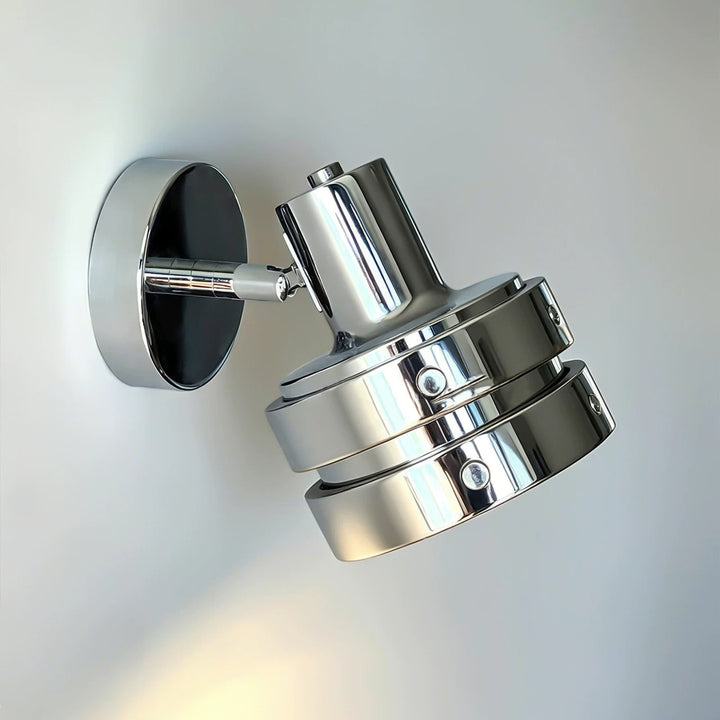 Adjustable wall lamp with swivel arm