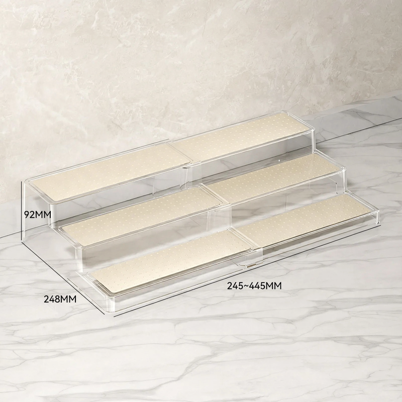 Extendable step shelf made of plastic