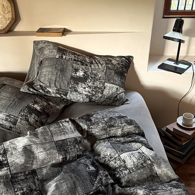 Bedding set made of long-staple cotton, checkered