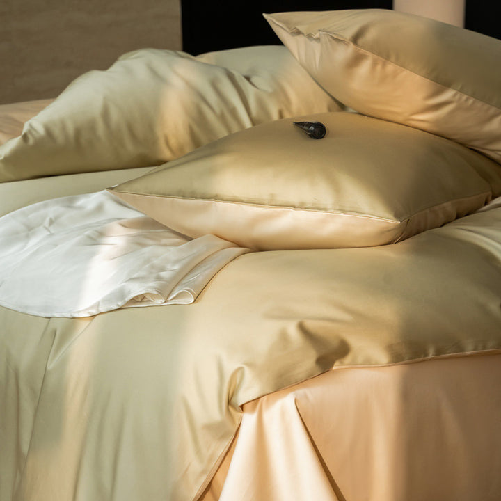 Long-staple cotton bedding in satin weave