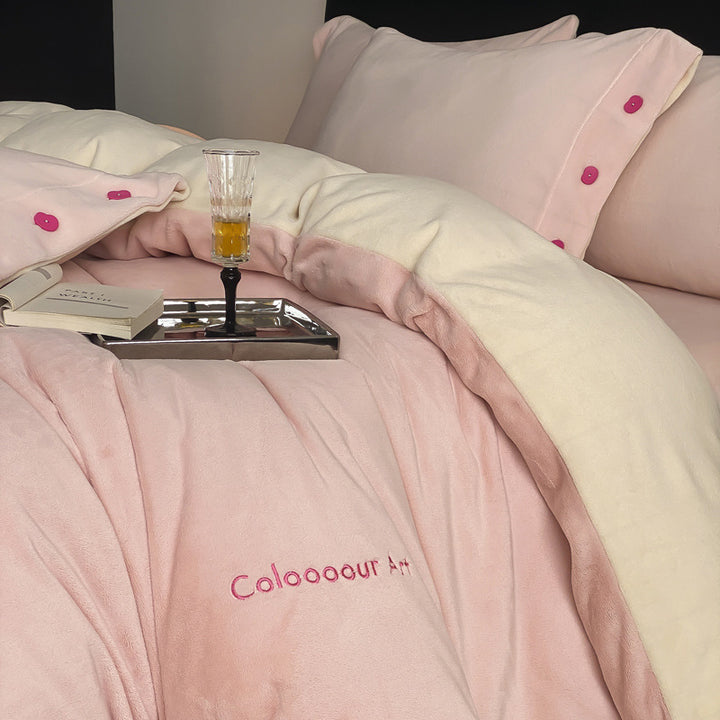 Minimalist bed set made of milk fiber