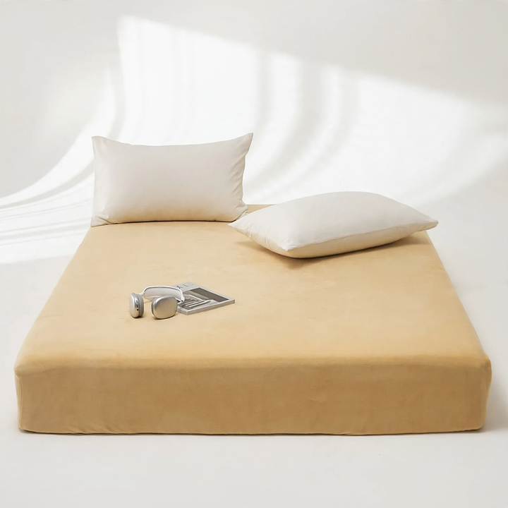 Fitted sheet made of milk fiber, warming