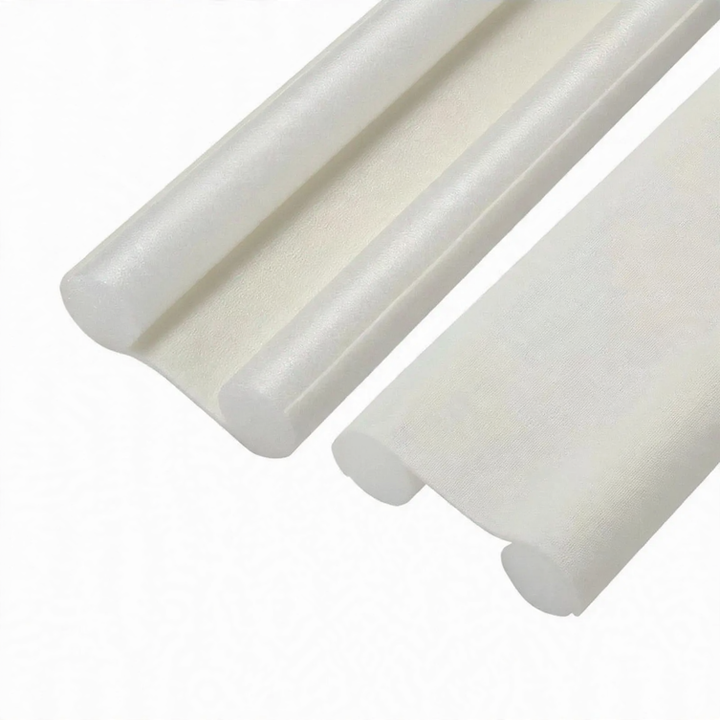 Door bottom seal for sound insulation