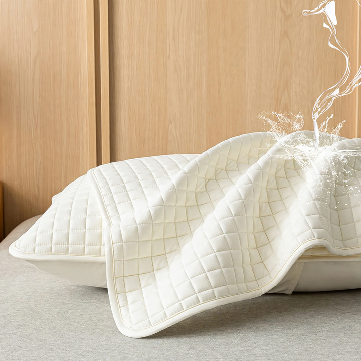 Protective pillow cover with insulation layer, 48×74 cm