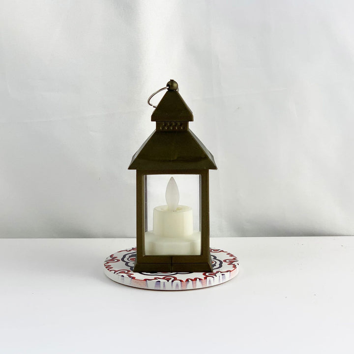 Decorative LED lantern with electronic candle