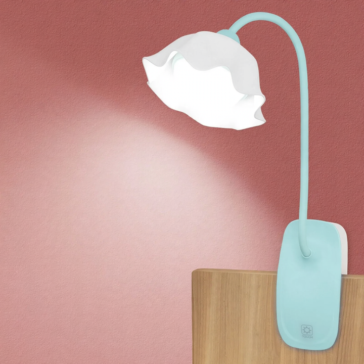 LED clamp lamp for desk and bed