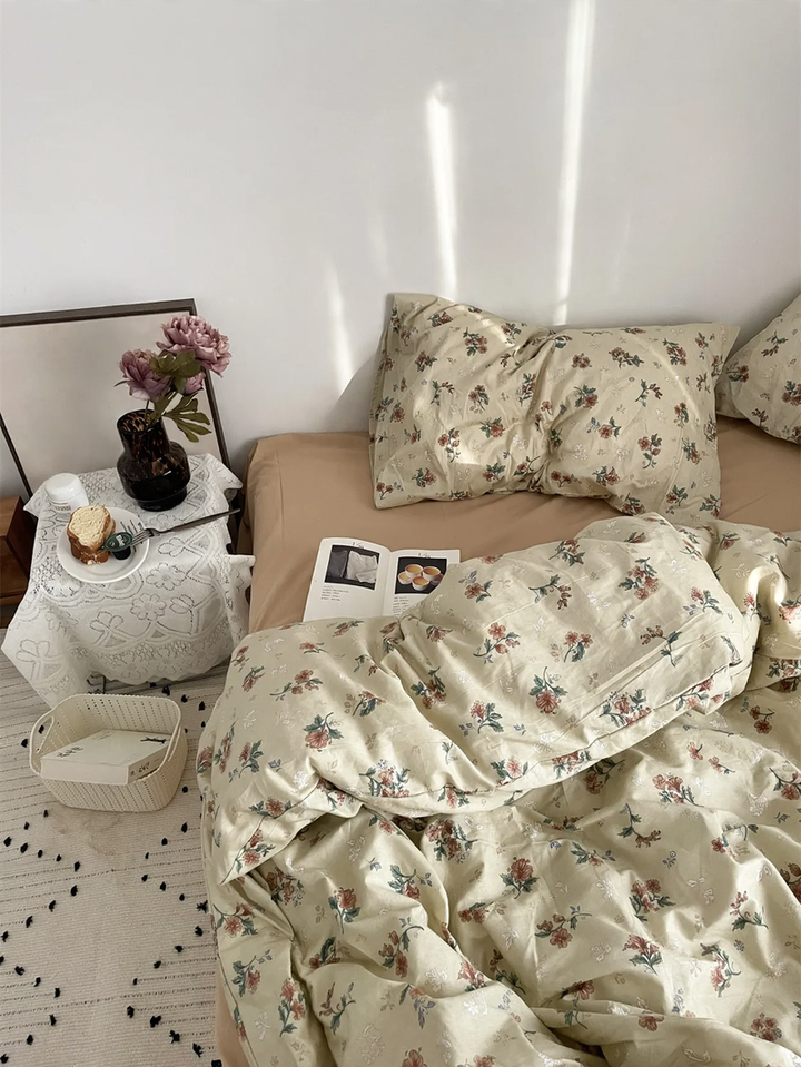 Bedding set made of cotton, floral pattern