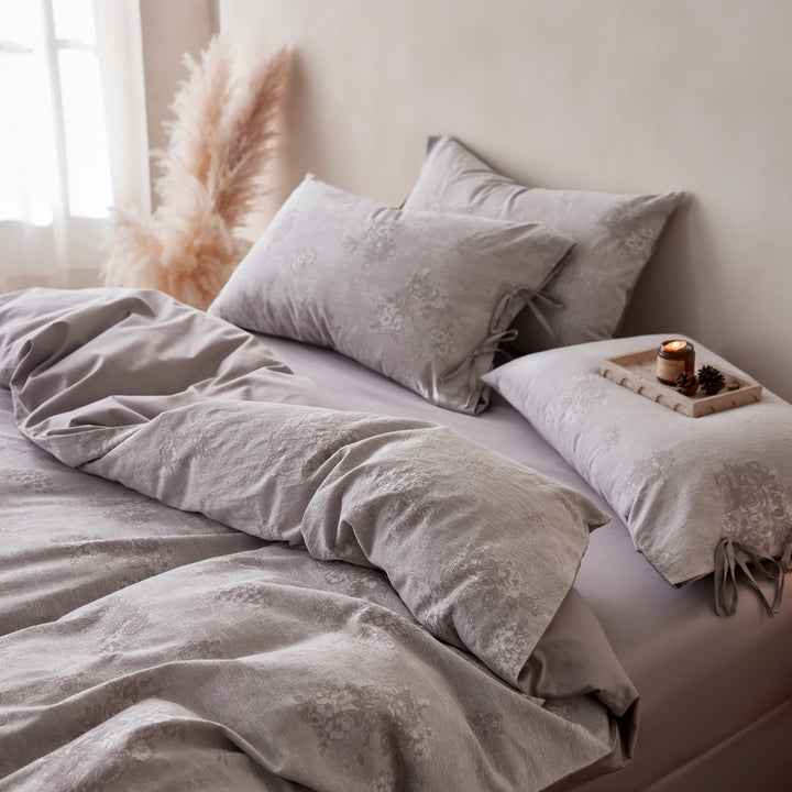 Long-staple cotton bedding, jacquard design