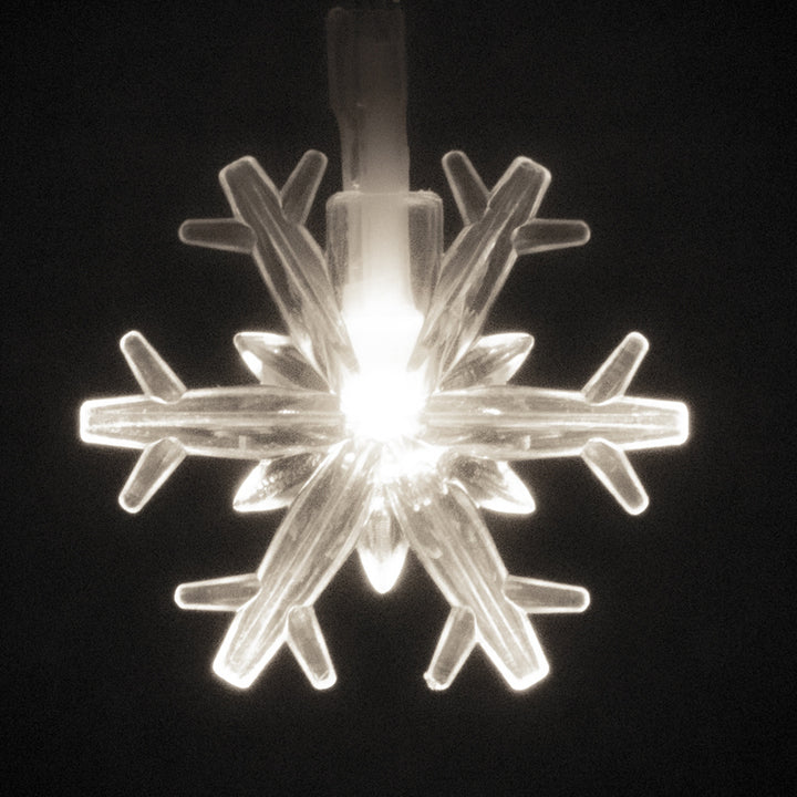Decorative snowflake pendants for string lights