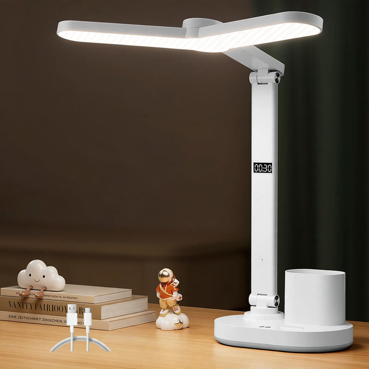 Full spectrum desk lamp for eye-friendly working