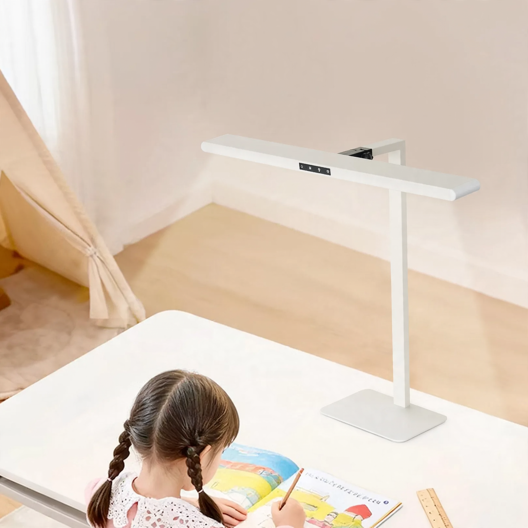 Eye-friendly LED desk lamp with full spectrum