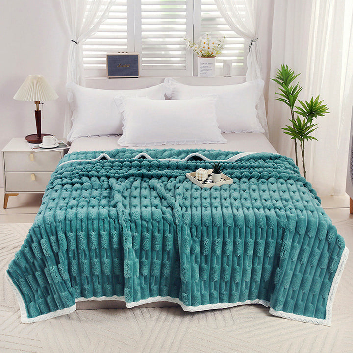 Warm cuddly blanket in fur look