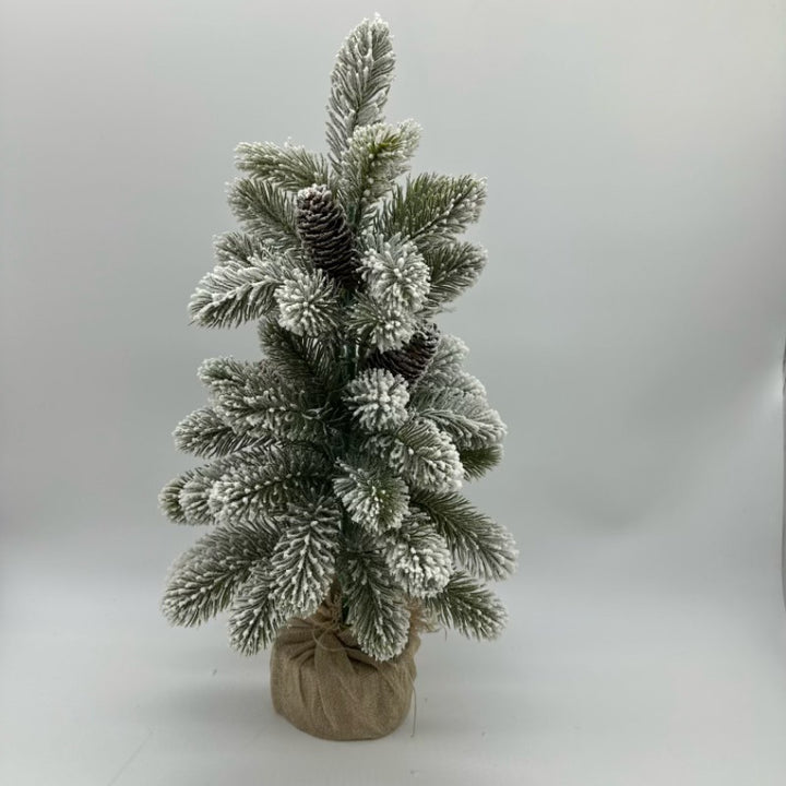 Christmas decoration: wreaths, trees and garlands
