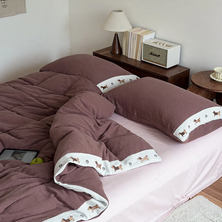 Soft cotton bedding set with fitted sheet