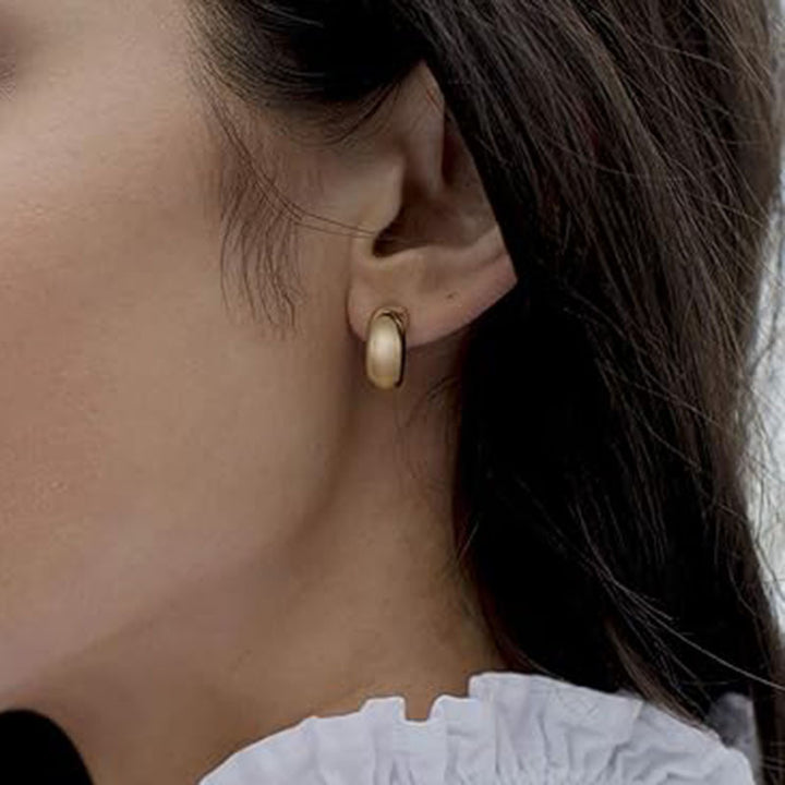 Crescent moon earrings made of stainless steel