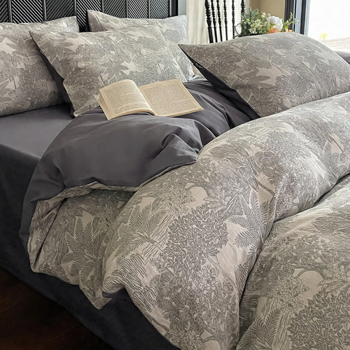 Cotton bedding set with jacquard weave