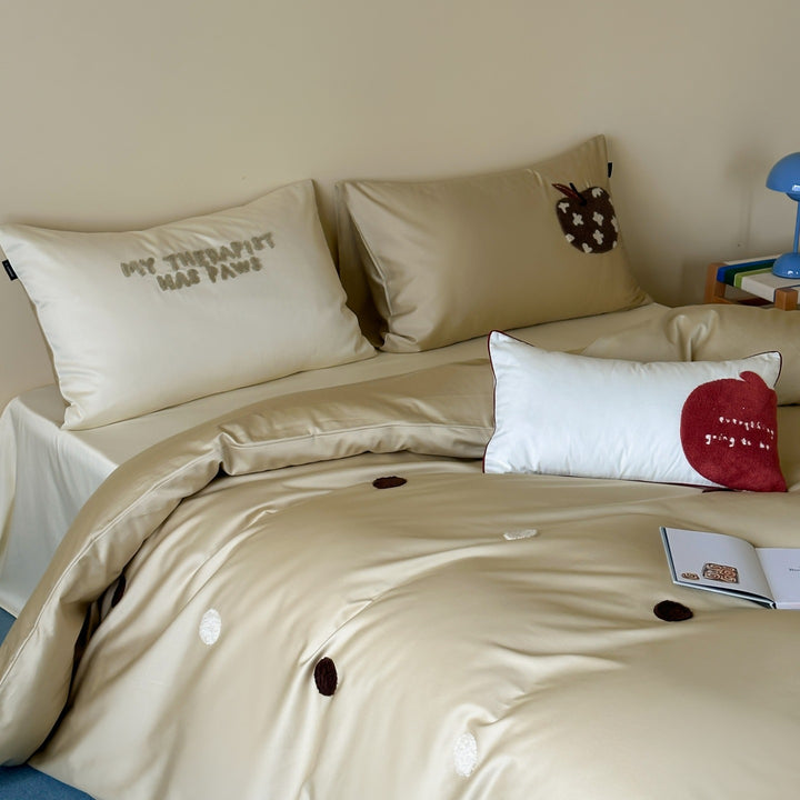 Cotton bed linen with cartoon embroidery