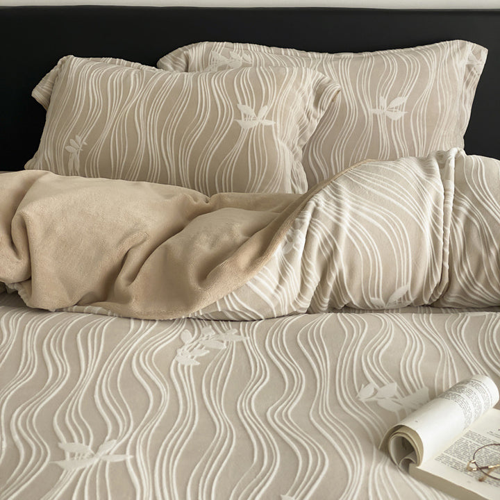 Milk fiber bedding with relief pattern, 3–4 pieces