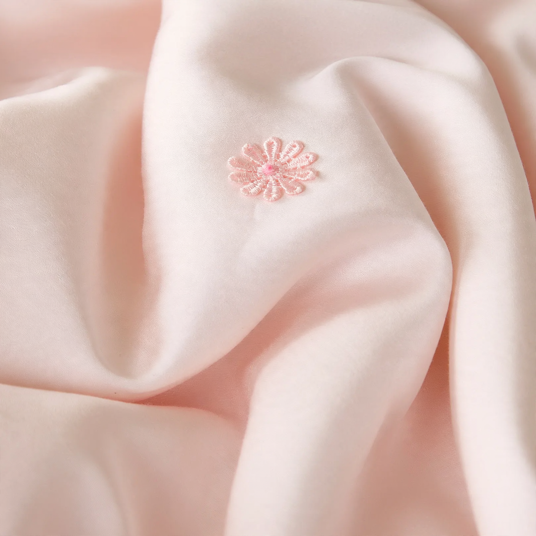 Silk pillow with neck support, 48×74 cm