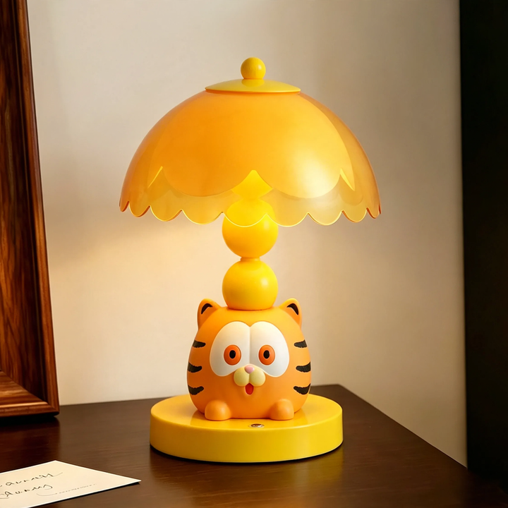Yellow Garfield table lamp