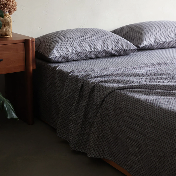Cotton bedding set with floral pattern