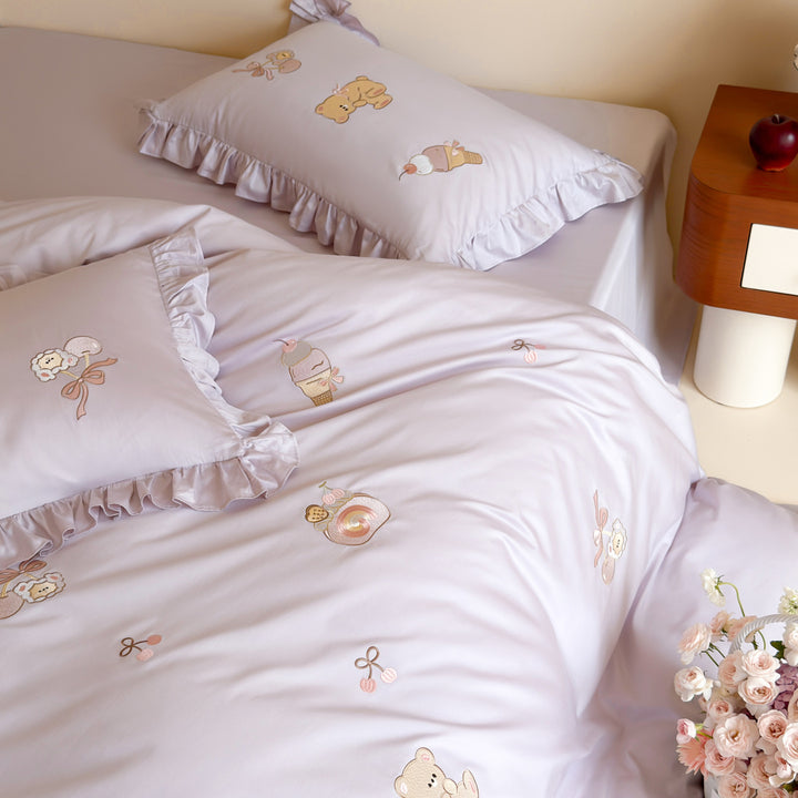 Cotton bedding set with bunny embroidery and lace trim