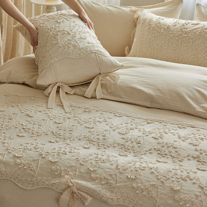 French cotton-linen bed linen set with lace details