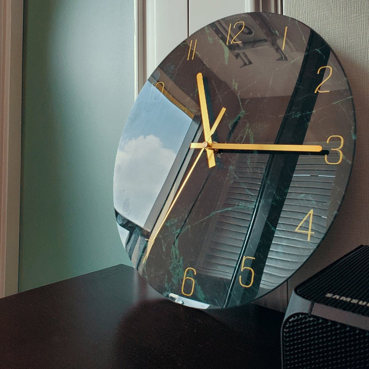 Elegant Wall Clock made of Glass Bowlift
