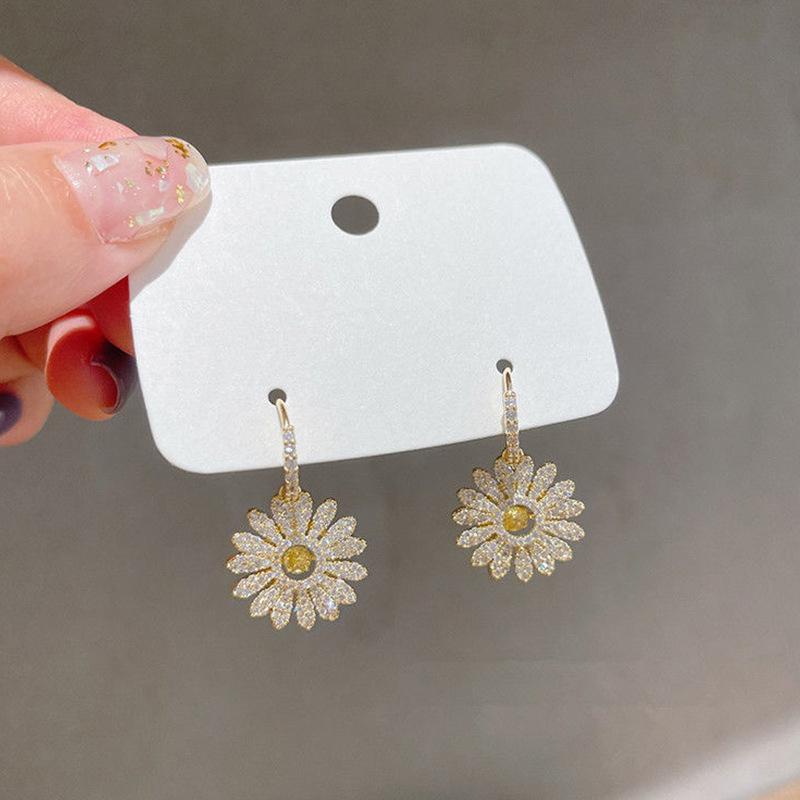 BowLift | Vintage Flower Pendant Earrings