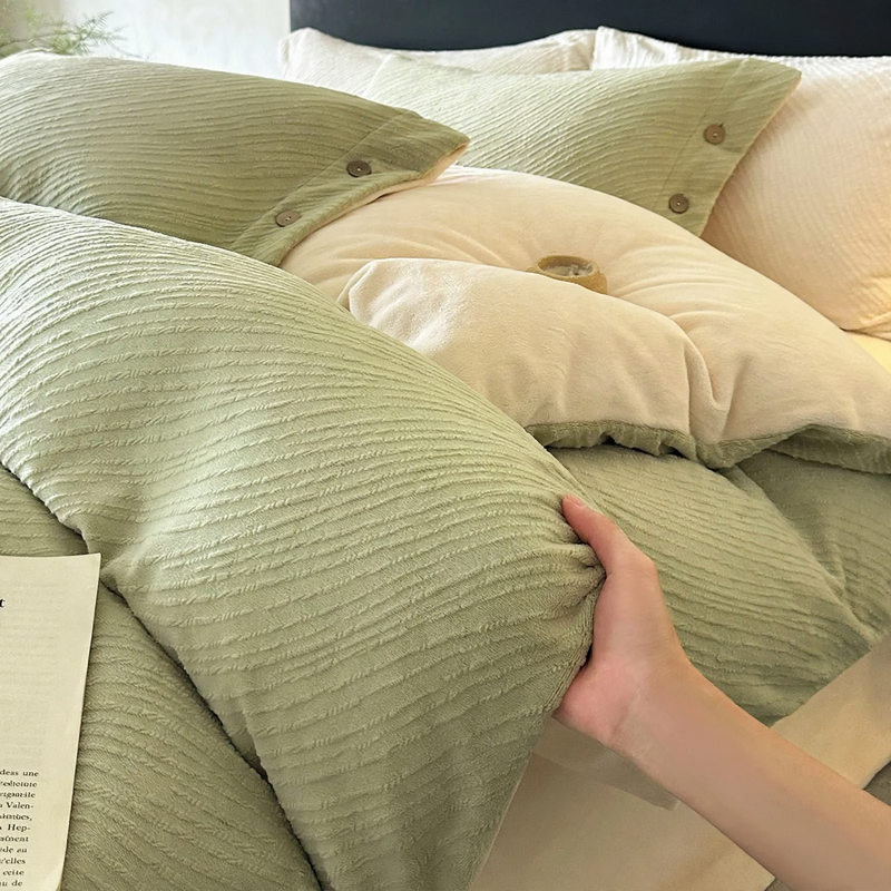Milk fiber fleece bedding set with embossing, extra heavy