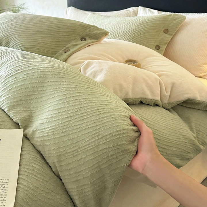Milk fiber fleece bedding set with embossing, extra heavy