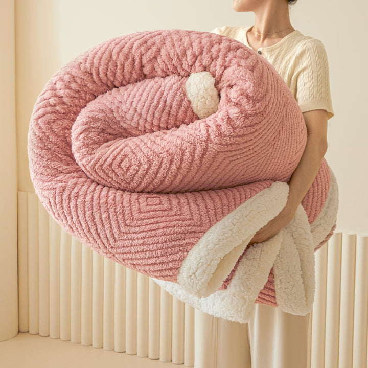 Double-sided lamb fleece blanket with geometric pattern