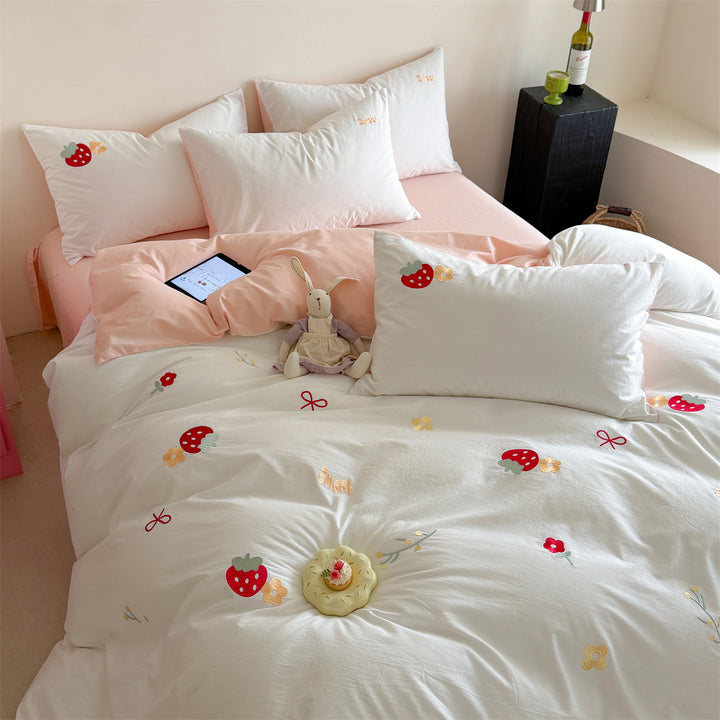 Playful cotton bedding set with embroidery