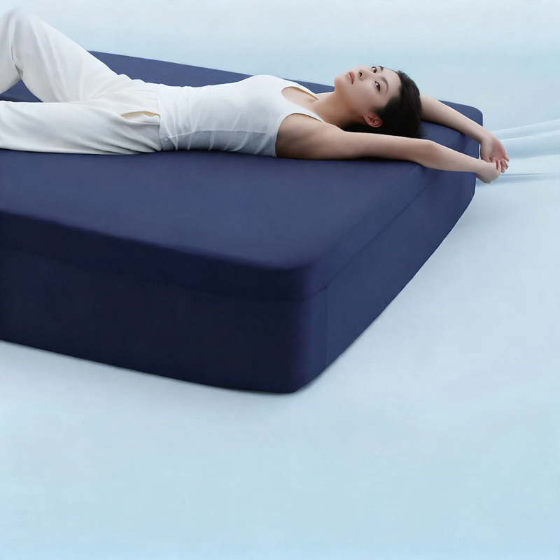 Cooling fitted sheet made of ice silk knit