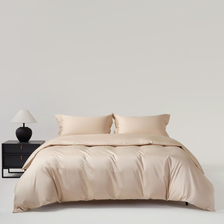 Luxurious cotton bedding set in hotel style