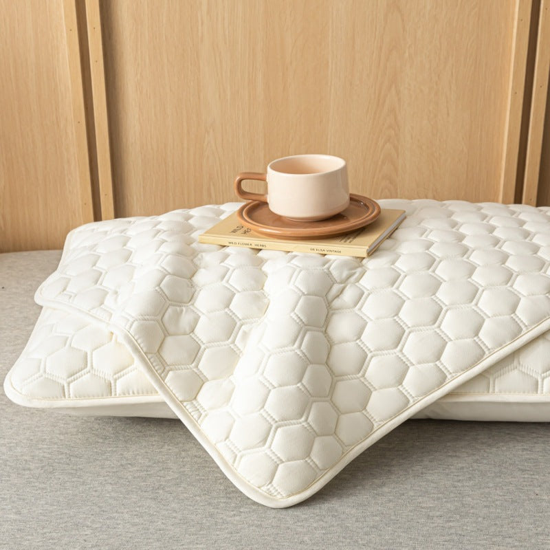 Protective pillow cover with insulation layer, 48×74 cm