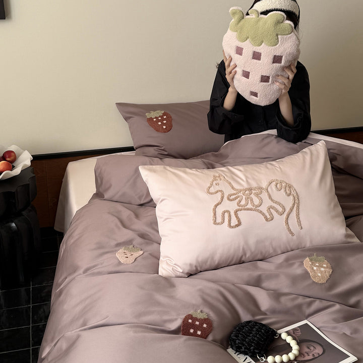 Cartoon bedding made from long-staple cotton