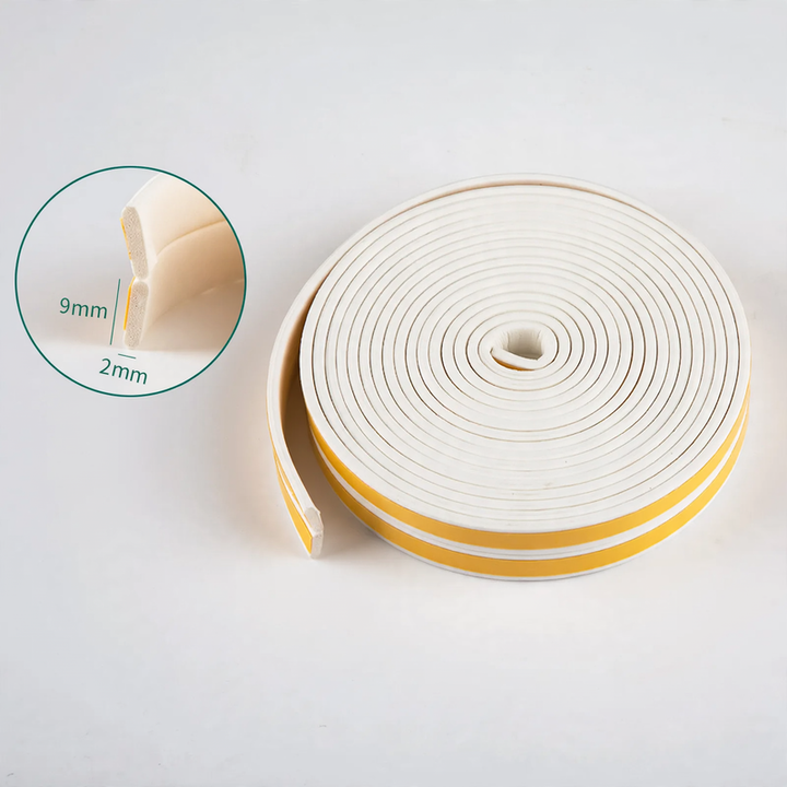 Door gap sealing strip for interior doors
