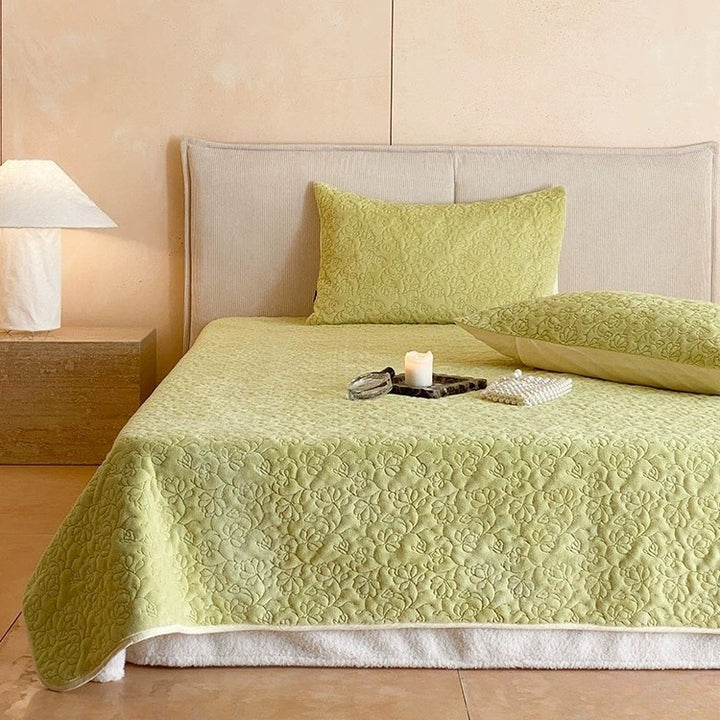 Romantic bedspread, milk fleece, floral