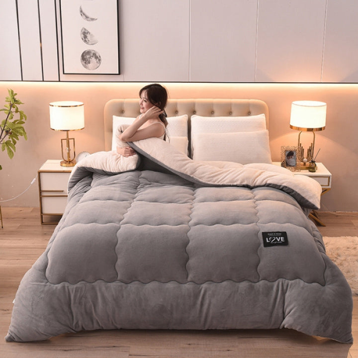 Winter duvet with polyester filling